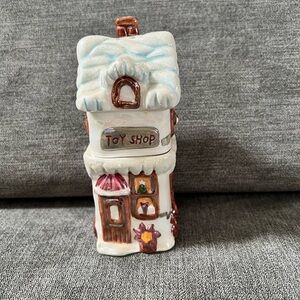 Vintage Collectible‎ Village Toy Shop Ceramic Salt And Pepper Shakers, Stackable